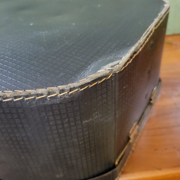 Boîte à Chapeau et Chapeau Haut-de-Forme Chapellerie Vallentin à Lille