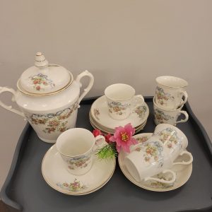 6 Tasses et Sucrier Porcelaine Ancienne
