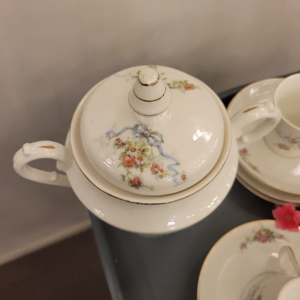 6 Tasses et Sucrier Porcelaine Ancienne