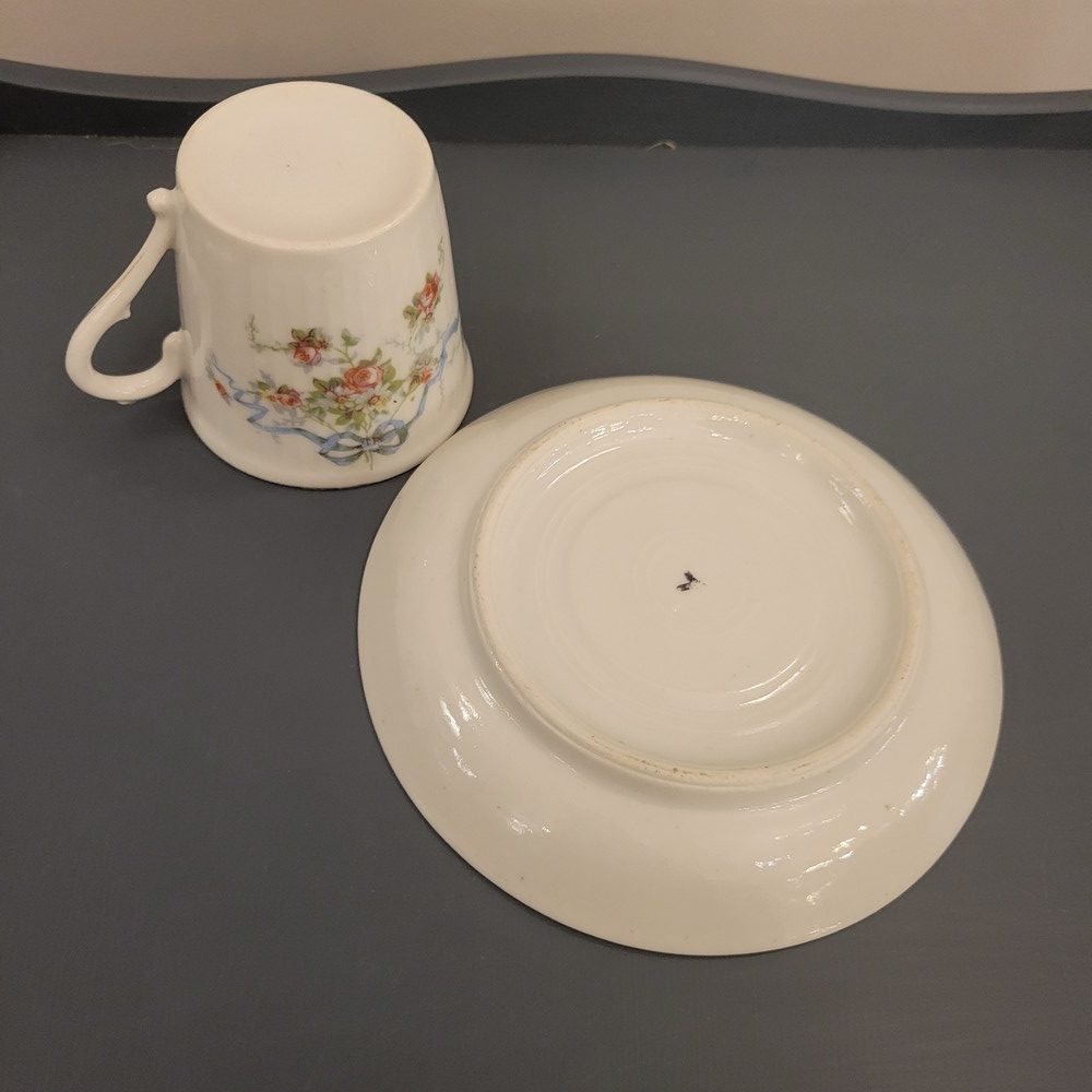 6 Tasses et Sucrier Porcelaine Ancienne