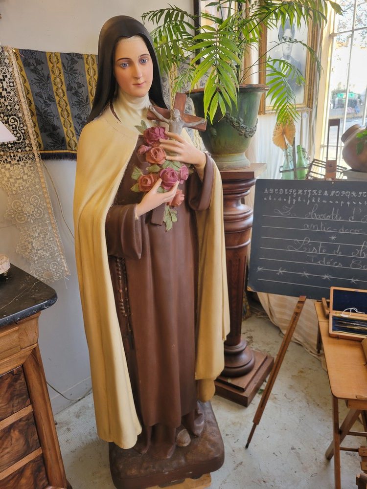 Sainte Thérèse de Lisieux statue en pied Plâtre, Années 1940