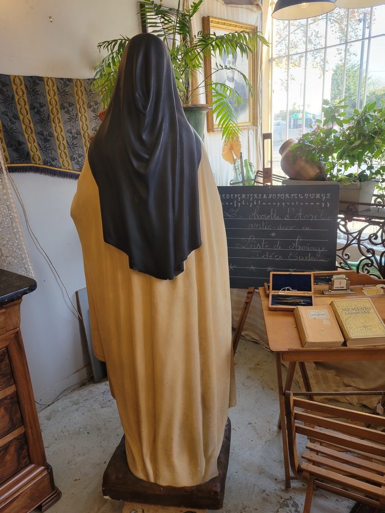 Sainte Thérèse de Lisieux statue en pied Plâtre, Années 1940