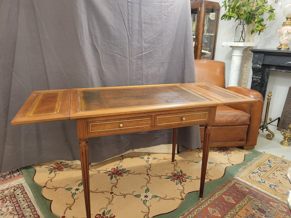 Bureau Plat Louis XVI Acajou et Laiton