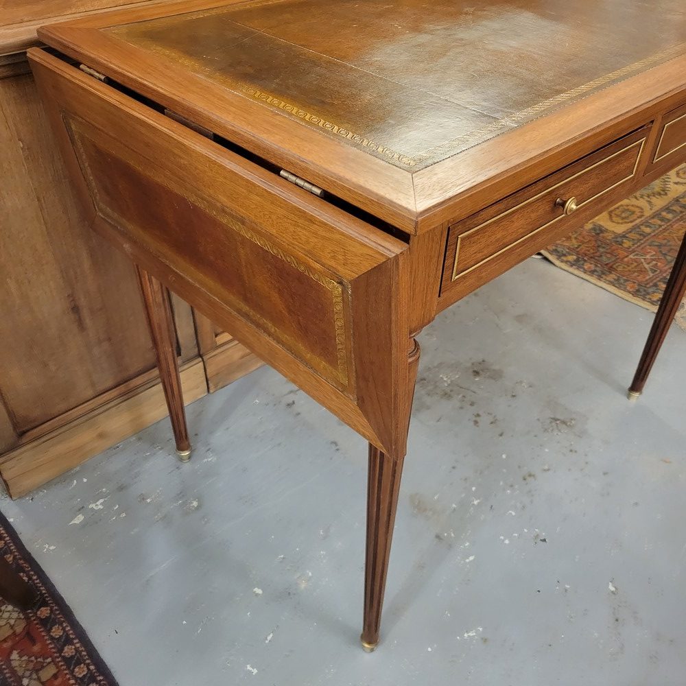 Bureau Plat Louis XVI Acajou et Laiton