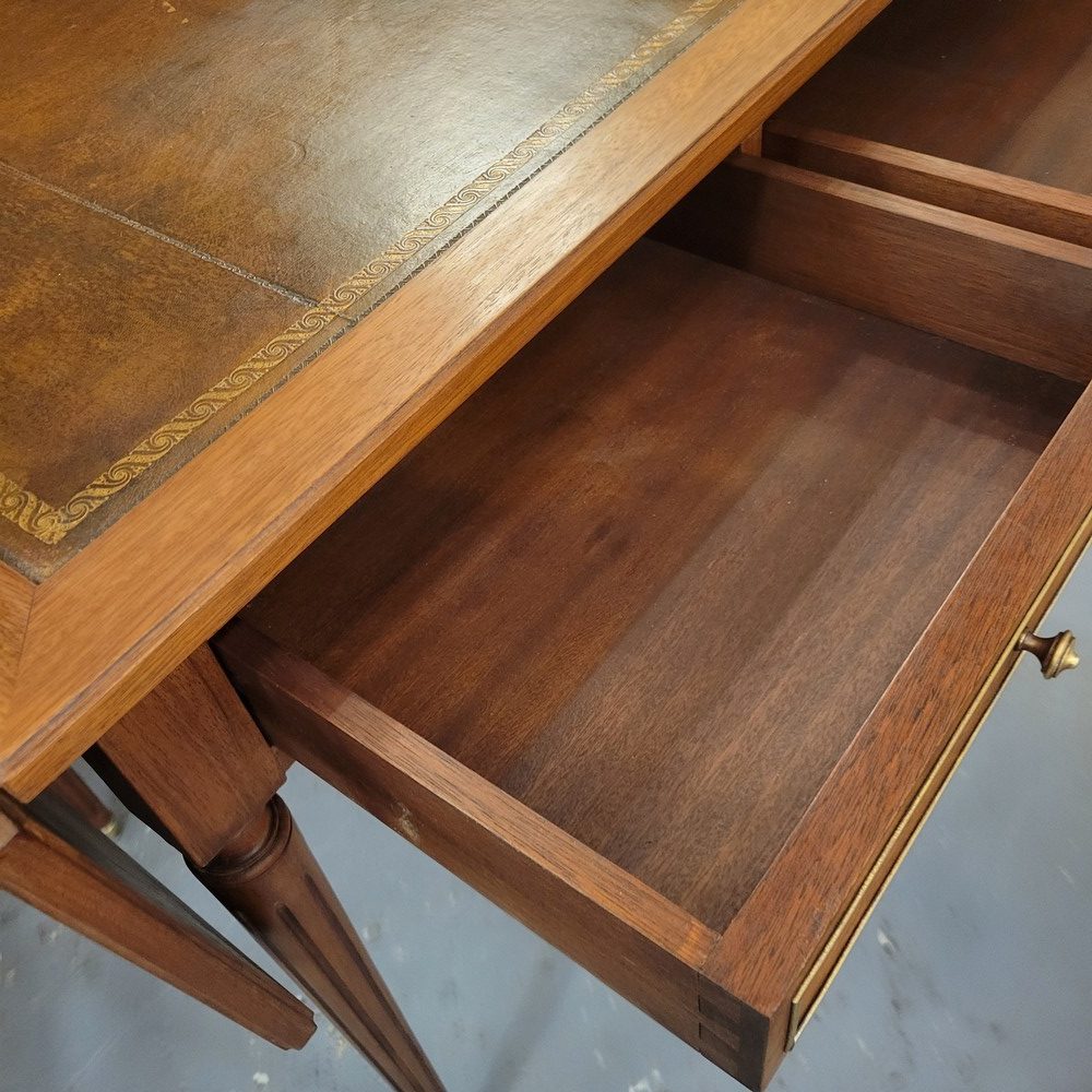 Bureau Plat Louis XVI Acajou et Laiton