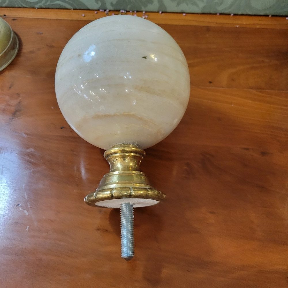 Boule d'Escalier Calcite Blanche