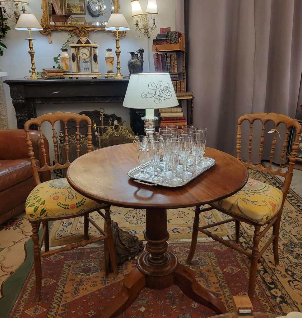 Guéridon tripode basculant d'époque Louis-Philippe