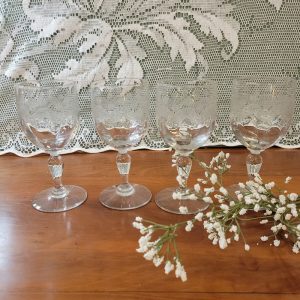 4 Verres à Pied Verre Soufflé et Gravé