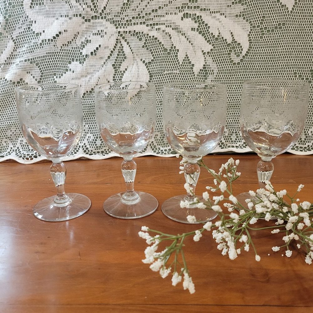 4 Verres à Pied Verre Soufflé et Gravé