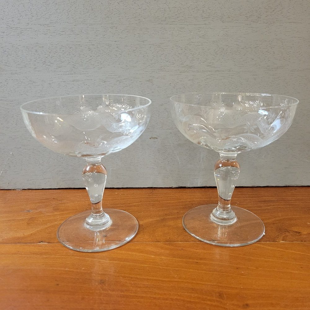 4 Coupes à Champagne Verre Soufflé et Gravé