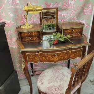 Coiffeuse Galbée Louis XV Marqueterie