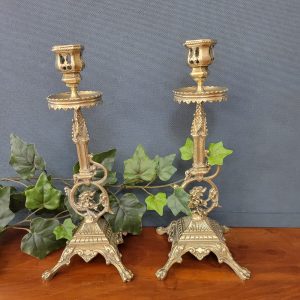 Paire de Bougeoir Néo-Gothique Décor de Chimères