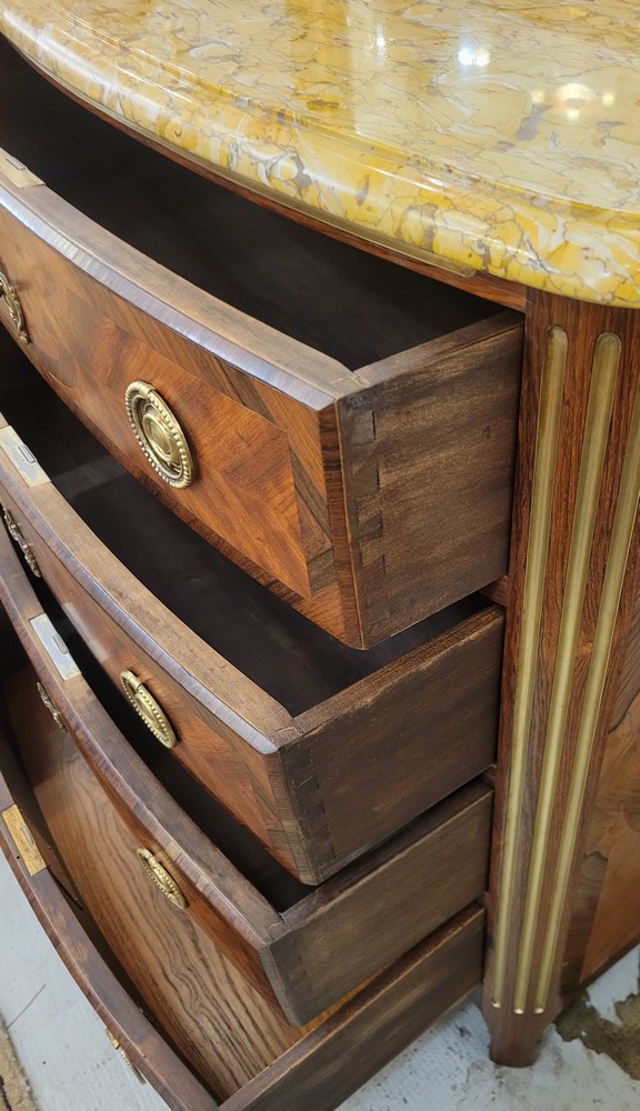 Jolie Petite Commode Marquetée Louis XVI, Marbre Brocatelle