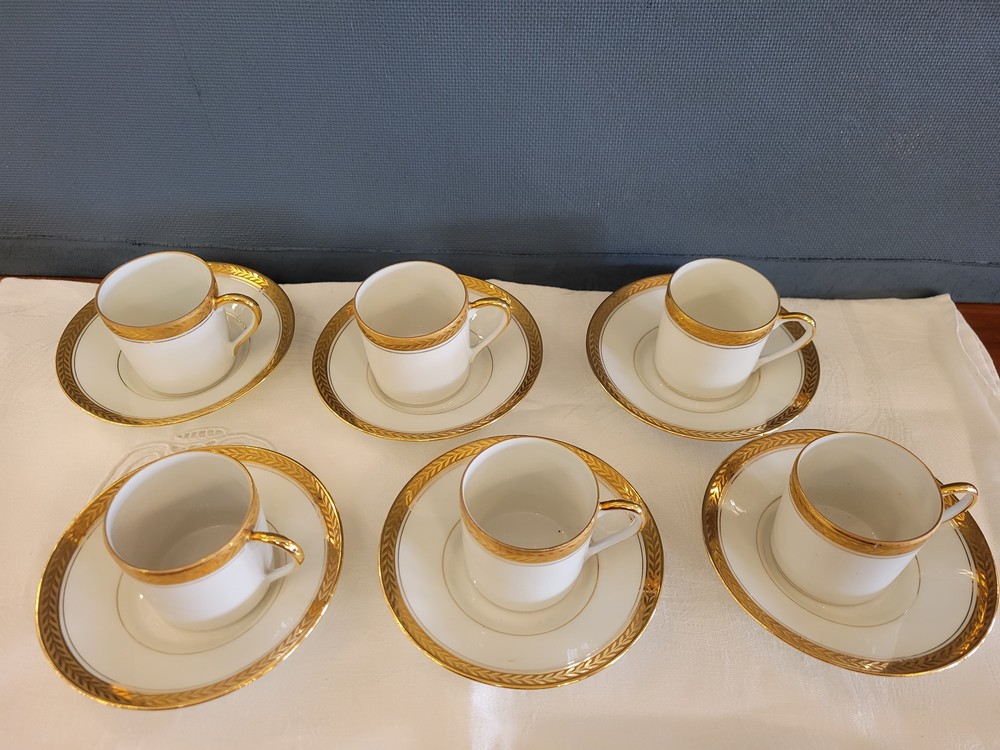 Tasses à Café Porcelaine de Limoges blanches et dorées