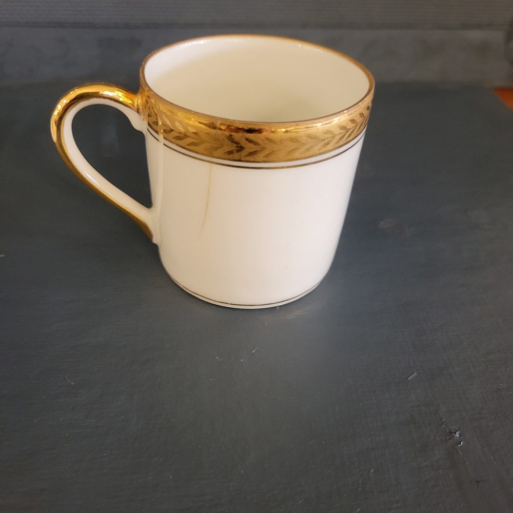 Tasses à Café Porcelaine de Limoges blanches et dorées