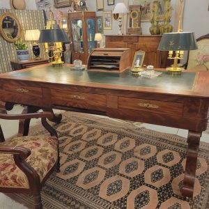 Très Grand Bureau Plat Empire  Acajou Flammé, Cuir Vert