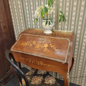 Bonheur du Jour Style Louis XV