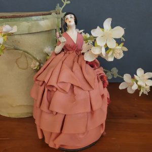 Demi Poupée Cachotière Porcelaine