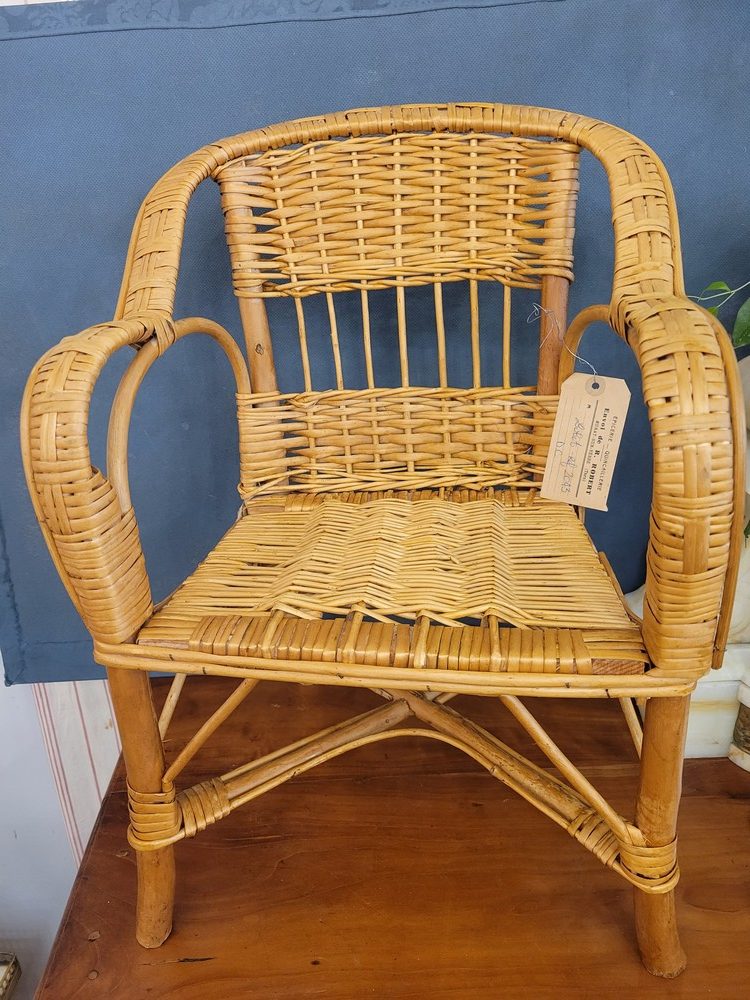 Petit fauteuil d'enfant en rotin