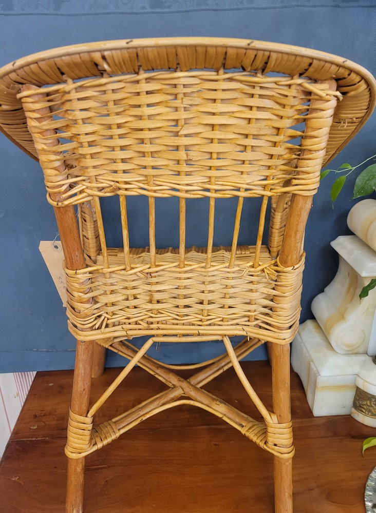 Petit fauteuil d'enfant en rotin